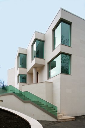 Exterior of Hampstead Heath apartments for architects